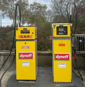 Pompes station-service Géraud Tampier